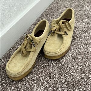 Clarks Women's Tan Suede Wallabees